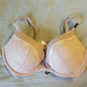 Pretty victoria secret bra 32b NWT nude color